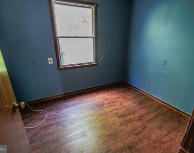213 Laurel Avenue - Photo Thumbnail 14