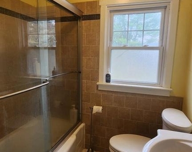 804 Carpenter Street - Photo Thumbnail 11