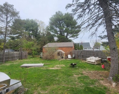 804 Carpenter Street - Photo Thumbnail 14