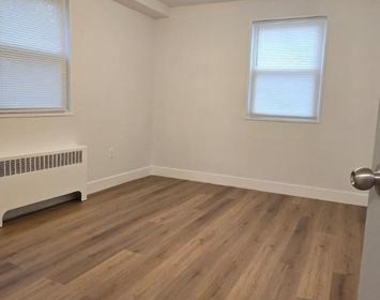 5601 Ne Nannie Helen Burroughs Avenue Ne - Photo Thumbnail 10