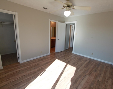 3904 Hudson Bend Rd - Photo Thumbnail 17