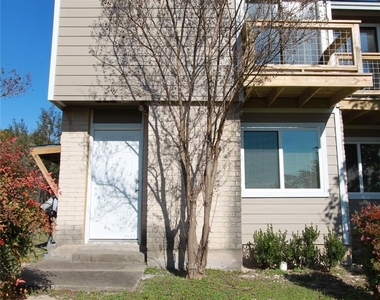 3904 Hudson Bend Rd - Photo Thumbnail 4