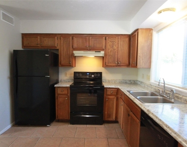 3904 Hudson Bend Rd - Photo Thumbnail 10