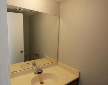 3904 Hudson Bend Rd - Photo Thumbnail 15