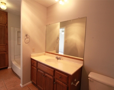 3904 Hudson Bend Rd - Photo Thumbnail 19