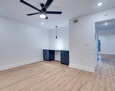 202 E 45th St - Photo Thumbnail 18