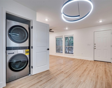 202 E 45th St - Photo Thumbnail 23