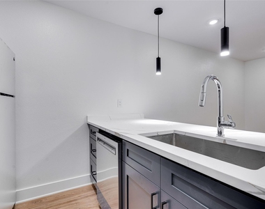 202 E 45th St - Photo Thumbnail 11