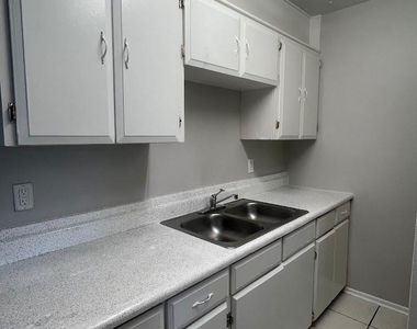 307 E 31st St - Photo Thumbnail 7