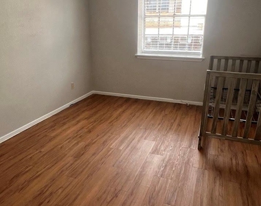 307 E 31st St - Photo Thumbnail 23