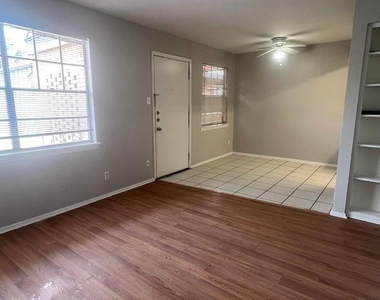 307 E 31st St - Photo Thumbnail 11