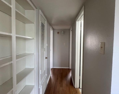 307 E 31st St - Photo Thumbnail 13