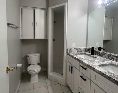 307 E 31st St - Photo Thumbnail 15