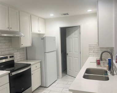 13609 Letti Ln - Photo Thumbnail 21