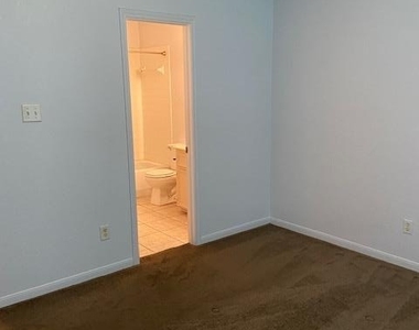 3700 Dustin Ct - Photo Thumbnail 8