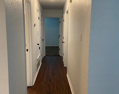 3700 Dustin Ct - Photo Thumbnail 3