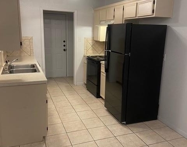3700 Dustin Ct - Photo Thumbnail 16