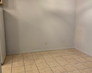 3700 Dustin Ct - Photo Thumbnail 2