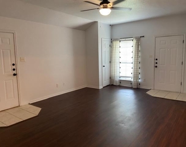 3700 Dustin Ct - Photo Thumbnail 11