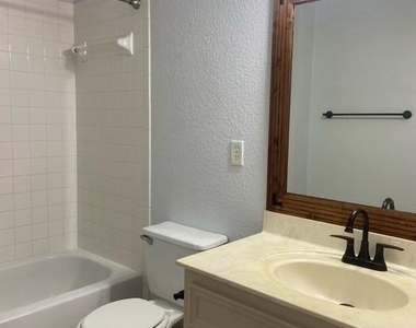 3700 Dustin Ct - Photo Thumbnail 17