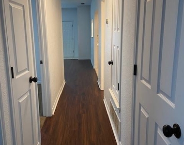 3700 Dustin Ct - Photo Thumbnail 10