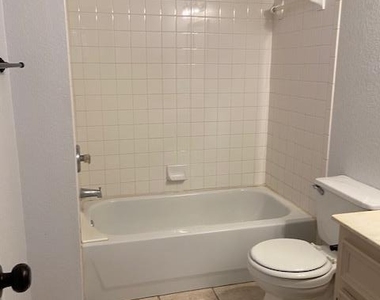 3700 Dustin Ct - Photo Thumbnail 9