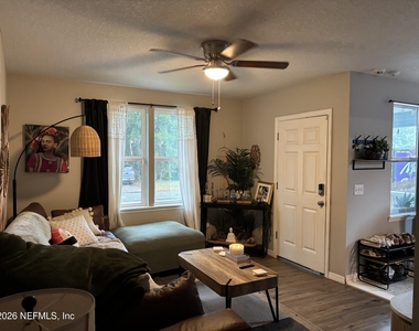 4608 Wheeler Avenue - Photo Thumbnail 4