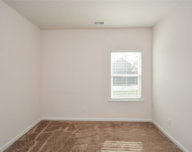 350 Cranston Drive - Photo Thumbnail 37