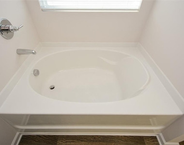 350 Cranston Drive - Photo Thumbnail 32