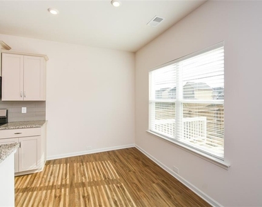 350 Cranston Drive - Photo Thumbnail 15