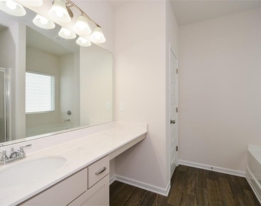 350 Cranston Drive - Photo Thumbnail 29