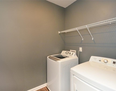 350 Cranston Drive - Photo Thumbnail 16