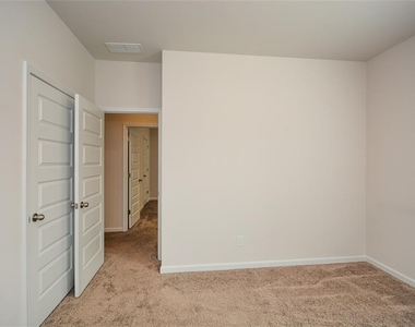 350 Cranston Drive - Photo Thumbnail 38