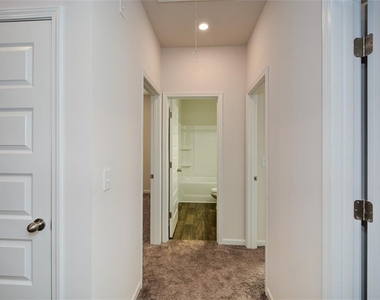 350 Cranston Drive - Photo Thumbnail 21