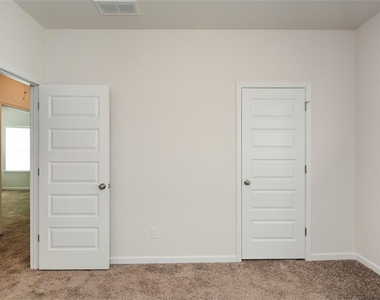 350 Cranston Drive - Photo Thumbnail 41