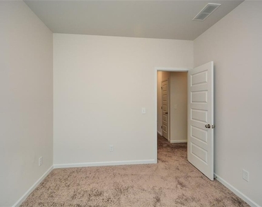 350 Cranston Drive - Photo Thumbnail 40