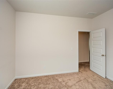 350 Cranston Drive - Photo Thumbnail 35