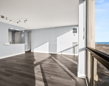 4343 N Clarendon Avenue - Photo Thumbnail 5