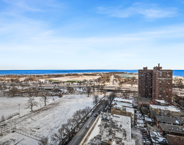 4343 N Clarendon Avenue - Photo Thumbnail 1