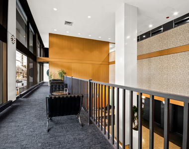 4343 N Clarendon Avenue - Photo Thumbnail 12