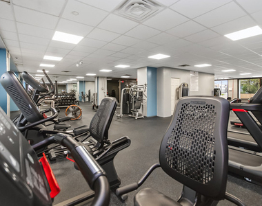 4343 N Clarendon Avenue - Photo Thumbnail 13