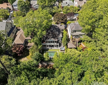 663 Yorkshire Road Ne - Photo Thumbnail 6