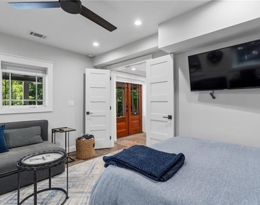 663 Yorkshire Road Ne - Photo Thumbnail 76