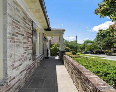 663 Yorkshire Road Ne - Photo Thumbnail 84