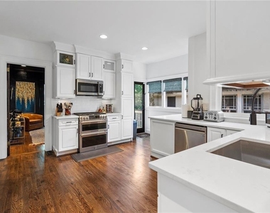 663 Yorkshire Road Ne - Photo Thumbnail 22