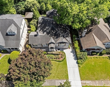 663 Yorkshire Road Ne - Photo Thumbnail 3
