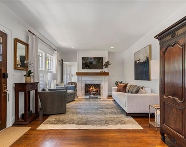 663 Yorkshire Road Ne - Photo Thumbnail 9