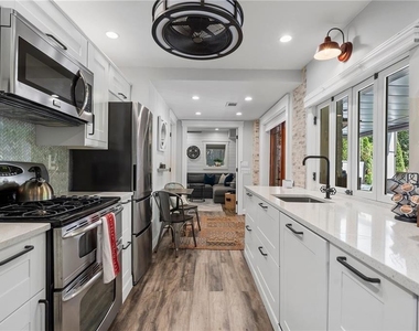 663 Yorkshire Road Ne - Photo Thumbnail 65