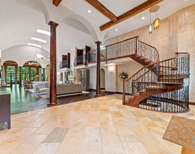 493 Hazel Avenue - Photo Thumbnail 3