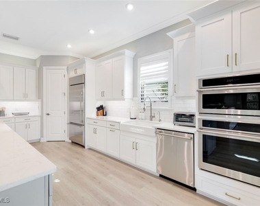 11200 Canal Grande Drive - Photo Thumbnail 6